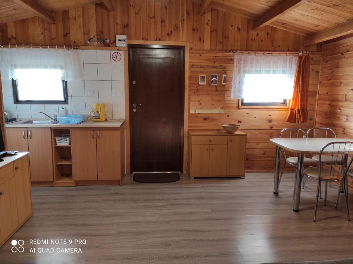 Domki Letniskowe "Dorcia" Łeba Exteriör bild