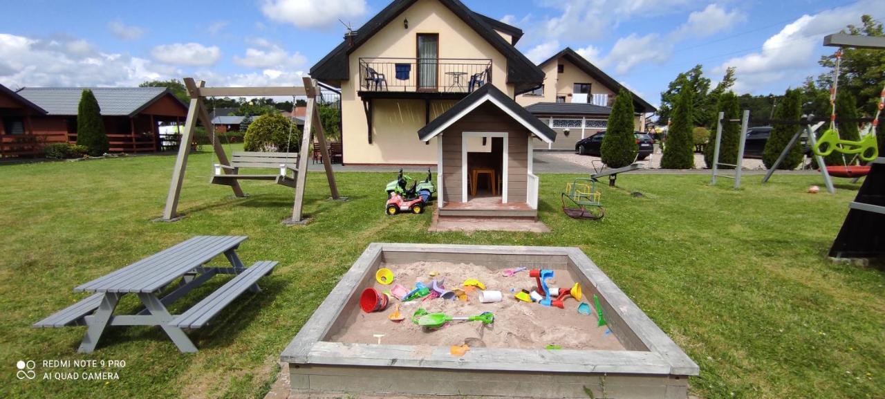 Domki Letniskowe "Dorcia" Łeba Exteriör bild